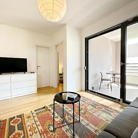 Grandpa's Tree - Private Garage