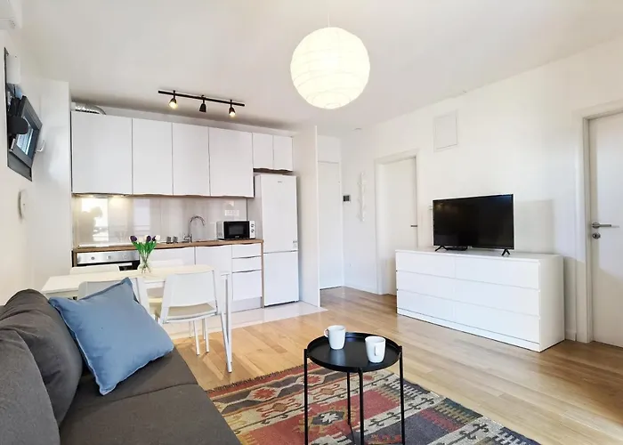 Grandpa's Tree - Private Garage Split