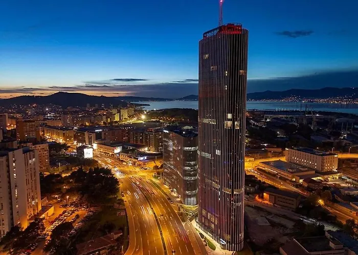 Grandpa's Tree - Private Garage Apartment