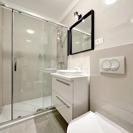 Grandpa´s Tree - Private Garage