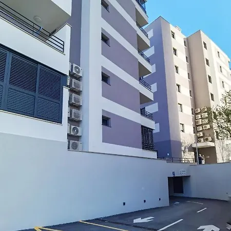 Grandpa´s Tree - Private Garage *